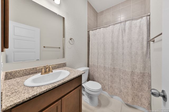 195 Piper St, Castroville, TX 78009