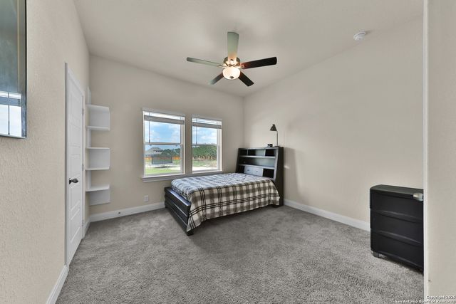 195 Piper St, Castroville, TX 78009