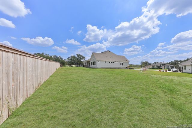 195 Piper St, Castroville, TX 78009