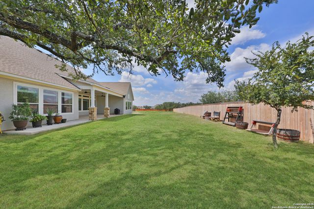 195 Piper St, Castroville, TX 78009