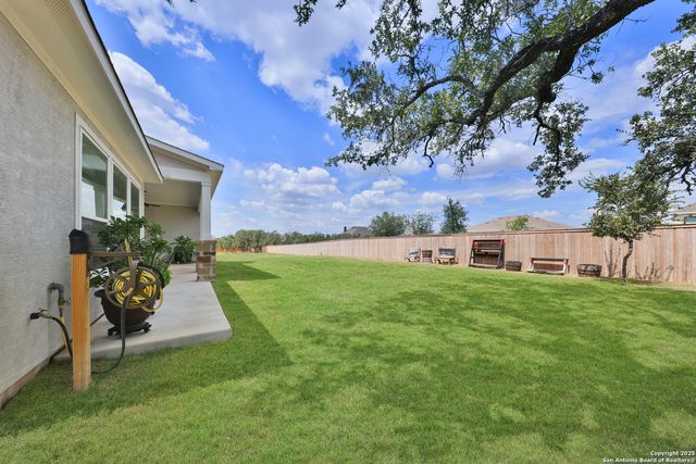 195 Piper St, Castroville, TX 78009