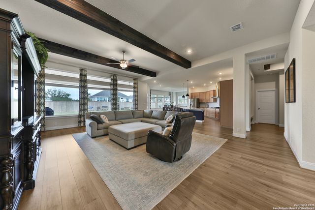 195 Piper St, Castroville, TX 78009