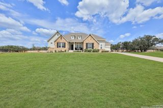 195 Piper St, Castroville, TX 78009