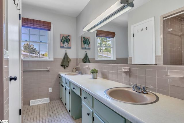 113 Carolina Avenue, Greer, SC 29650