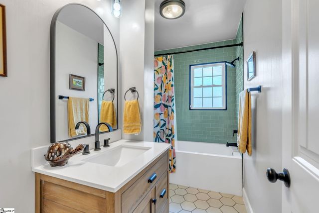 113 Carolina Avenue, Greer, SC 29650