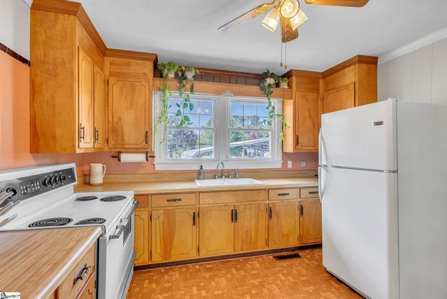 113 Carolina Avenue, Greer, SC 29650