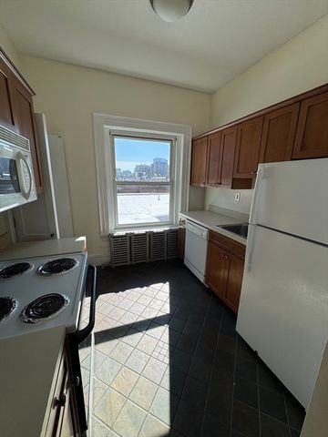 465 Park Drive 20, Boston, MA 02215