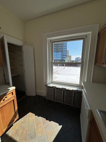 465 Park Drive 20, Boston, MA 02215
