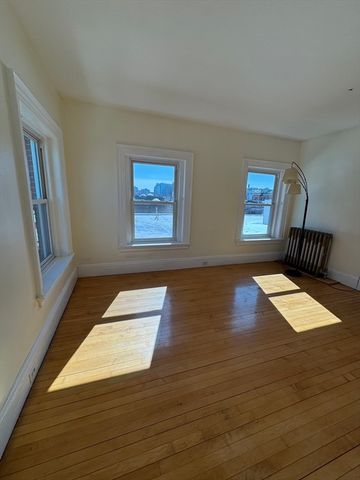 465 Park Drive 20, Boston, MA 02215