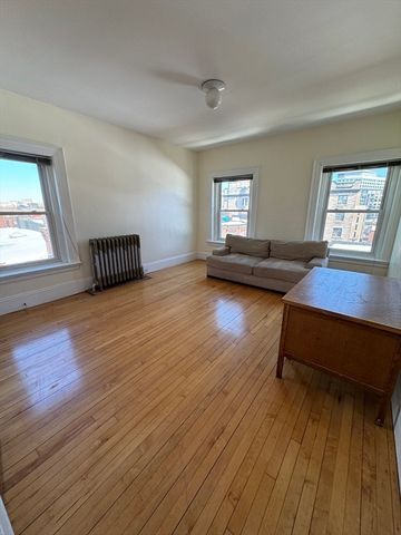 465 Park Drive 20, Boston, MA 02215