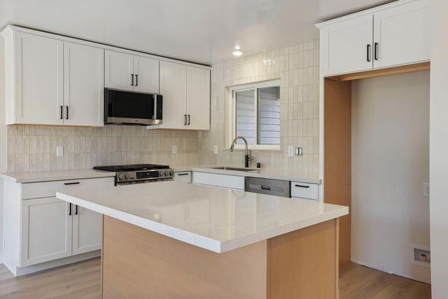 1901 W Locust St, Lodi, CA 95242