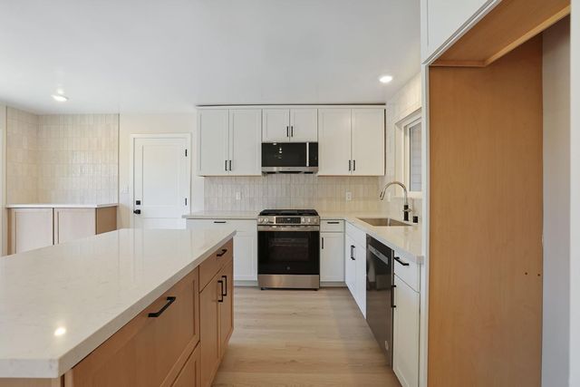 1901 W Locust St, Lodi, CA 95242