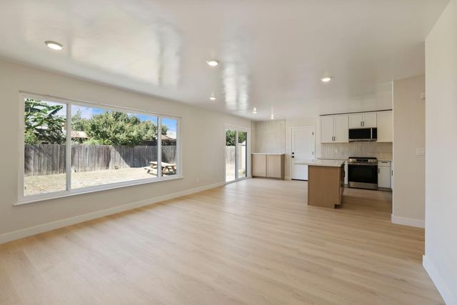 1901 W Locust St, Lodi, CA 95242