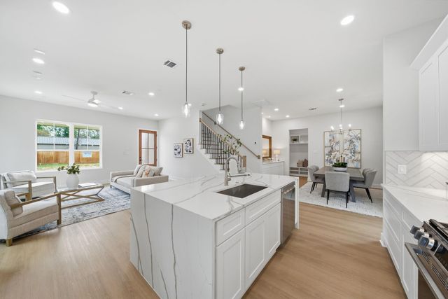 9419 Montridge Drive B, Houston, TX 77080