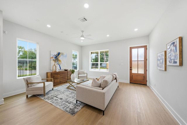9419 Montridge Drive B, Houston, TX 77080