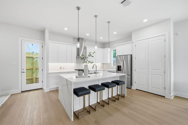 9419 Montridge Drive B, Houston, TX 77080