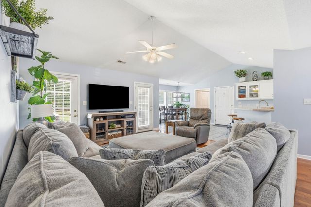 107 Rambling Rose Dr., Conway, SC 29527