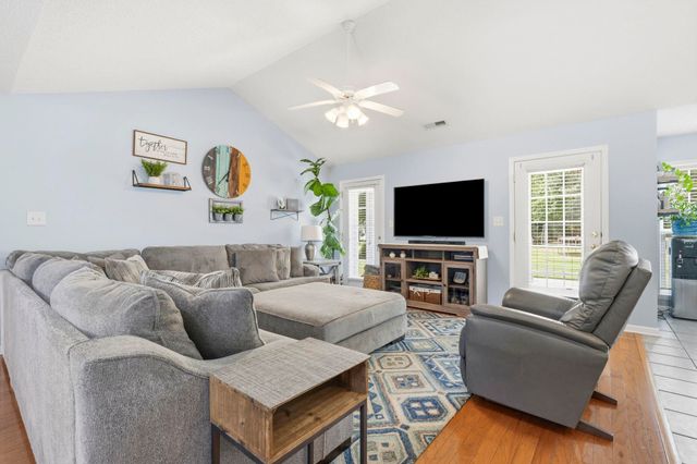 107 Rambling Rose Dr., Conway, SC 29527