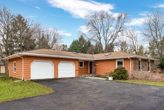 4 AMY Drive, Oswego, IL 60543