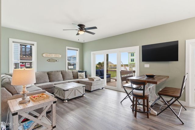 5205 E Pelican Drive, Oak Island, NC 28465