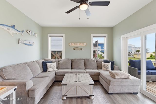 5205 E Pelican Drive, Oak Island, NC 28465