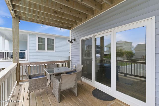 5205 E Pelican Drive, Oak Island, NC 28465
