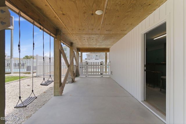 5205 E Pelican Drive, Oak Island, NC 28465