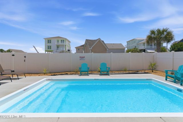 5205 E Pelican Drive, Oak Island, NC 28465