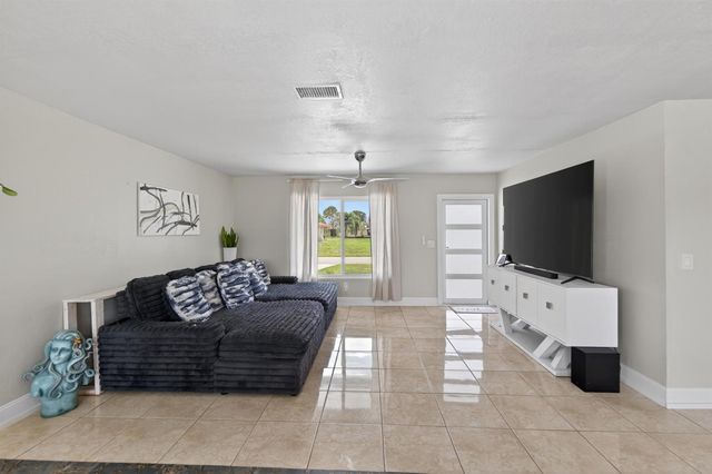 264 SW Cherryhill Road, Port St. Lucie, FL 34953