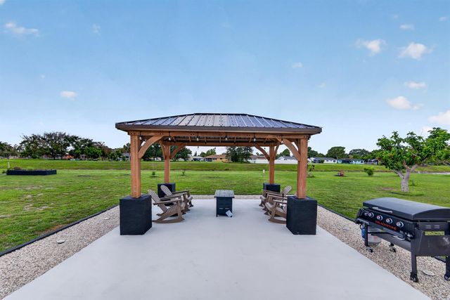 264 SW Cherryhill Road, Port St. Lucie, FL 34953
