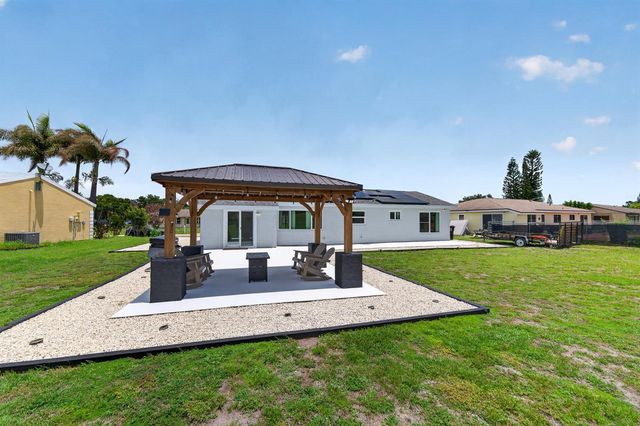 264 SW Cherryhill Road, Port St. Lucie, FL 34953