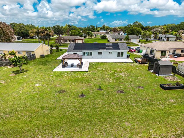 264 SW Cherryhill Road, Port St. Lucie, FL 34953