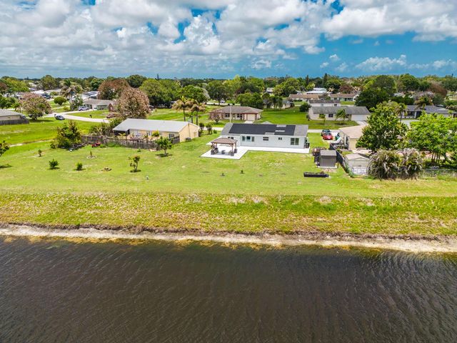 264 SW Cherryhill Road, Port St. Lucie, FL 34953