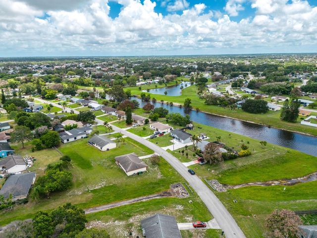 264 SW Cherryhill Road, Port St. Lucie, FL 34953