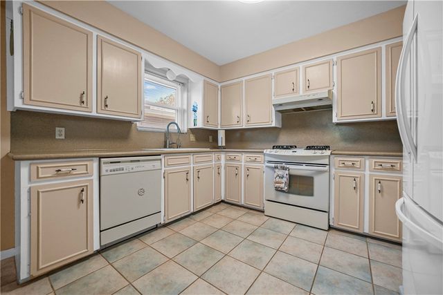 3331 Bali Dr, Corpus Christi, TX 78418