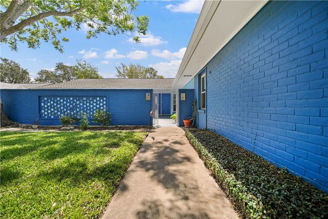 3331 Bali Dr, Corpus Christi, TX 78418