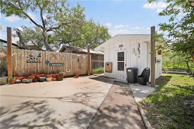 3331 Bali Dr, Corpus Christi, TX 78418