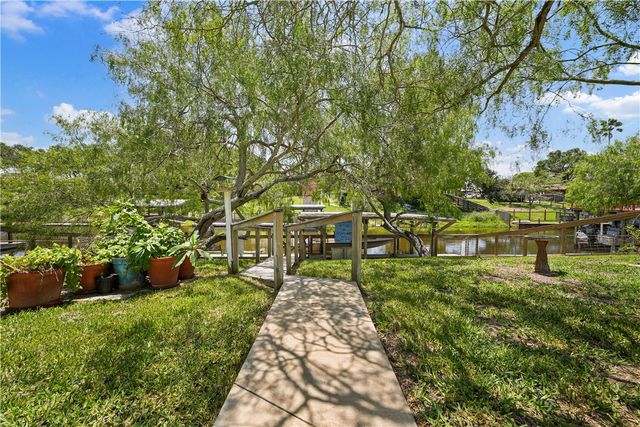 3331 Bali Dr, Corpus Christi, TX 78418