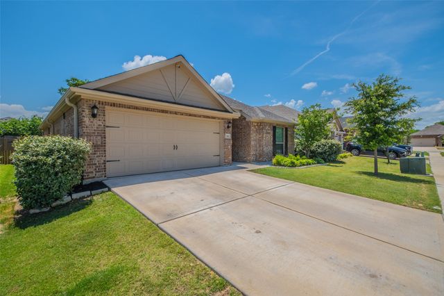 136 Morning Glory, Sanger, TX 76266