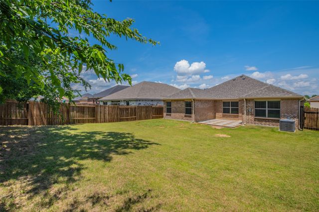 136 Morning Glory, Sanger, TX 76266