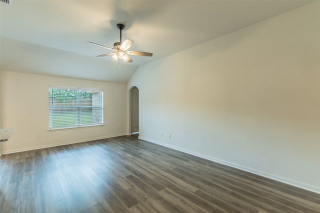 136 Morning Glory, Sanger, TX 76266