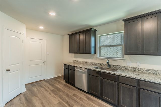 136 Morning Glory, Sanger, TX 76266