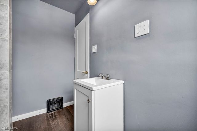 13313 Kuhlman Avenue, Cleveland, OH 44110