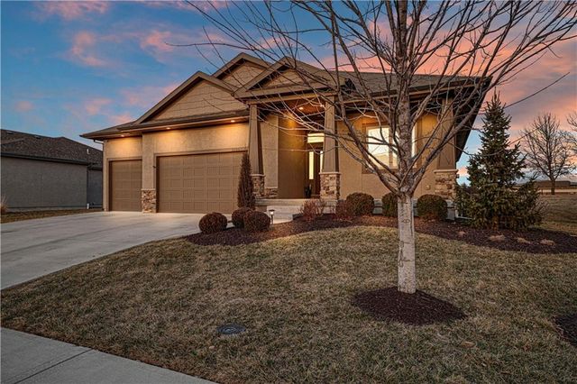 25064 W 112th Terrace, Olathe, KS 66061