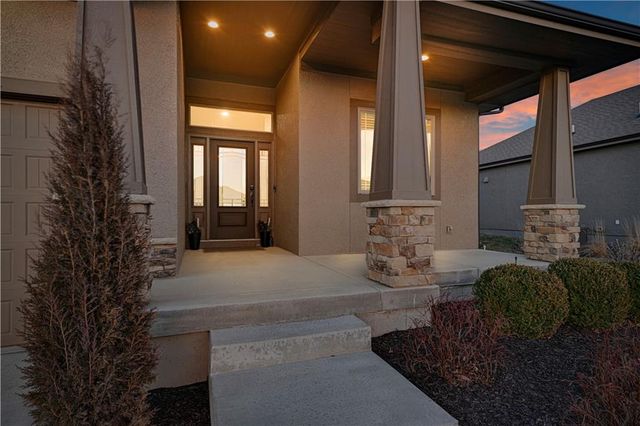 25064 W 112th Terrace, Olathe, KS 66061