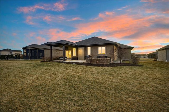 25064 W 112th Terrace, Olathe, KS 66061