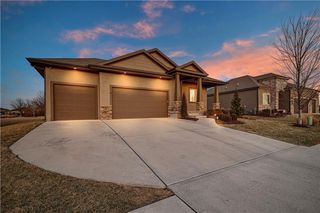 25064 W 112th Terrace, Olathe, KS 66061