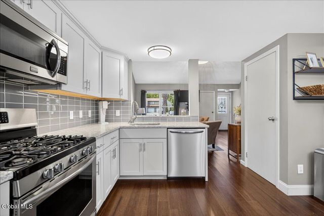 123 Thimbleberry Road, Malta, NY 12020