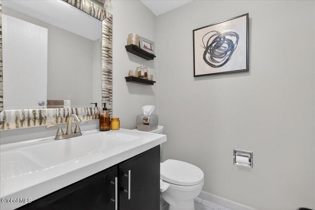 123 Thimbleberry Road, Malta, NY 12020