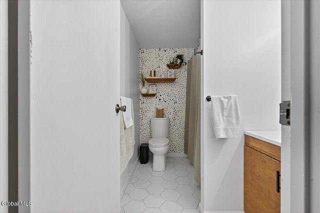 123 Thimbleberry Road, Malta, NY 12020